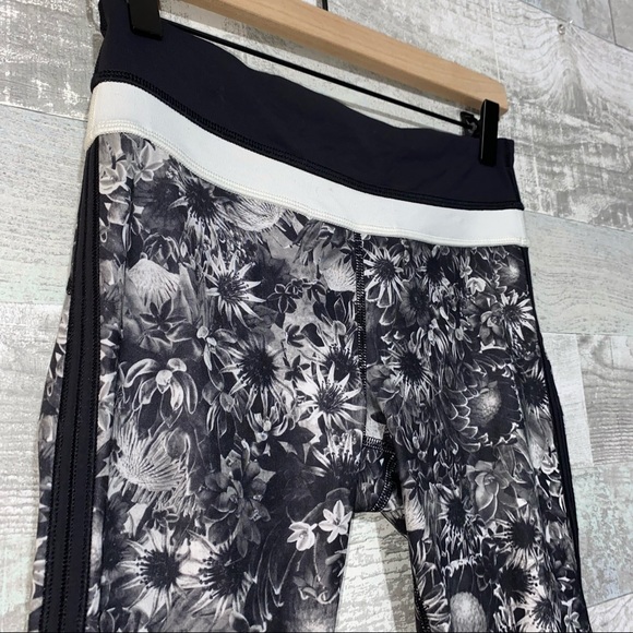 Lululemon run inspire crop leggings 4 floral - Picture 5 of 10